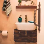 Victor's Traditional House Chlomos