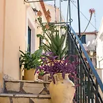 Victor's Traditional House Apartamento