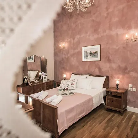 公寓 Victor's Traditional House